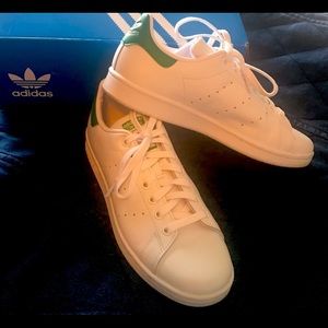 STAN SMITH WHITE AND GREEN ADIDAS SNEAKERS